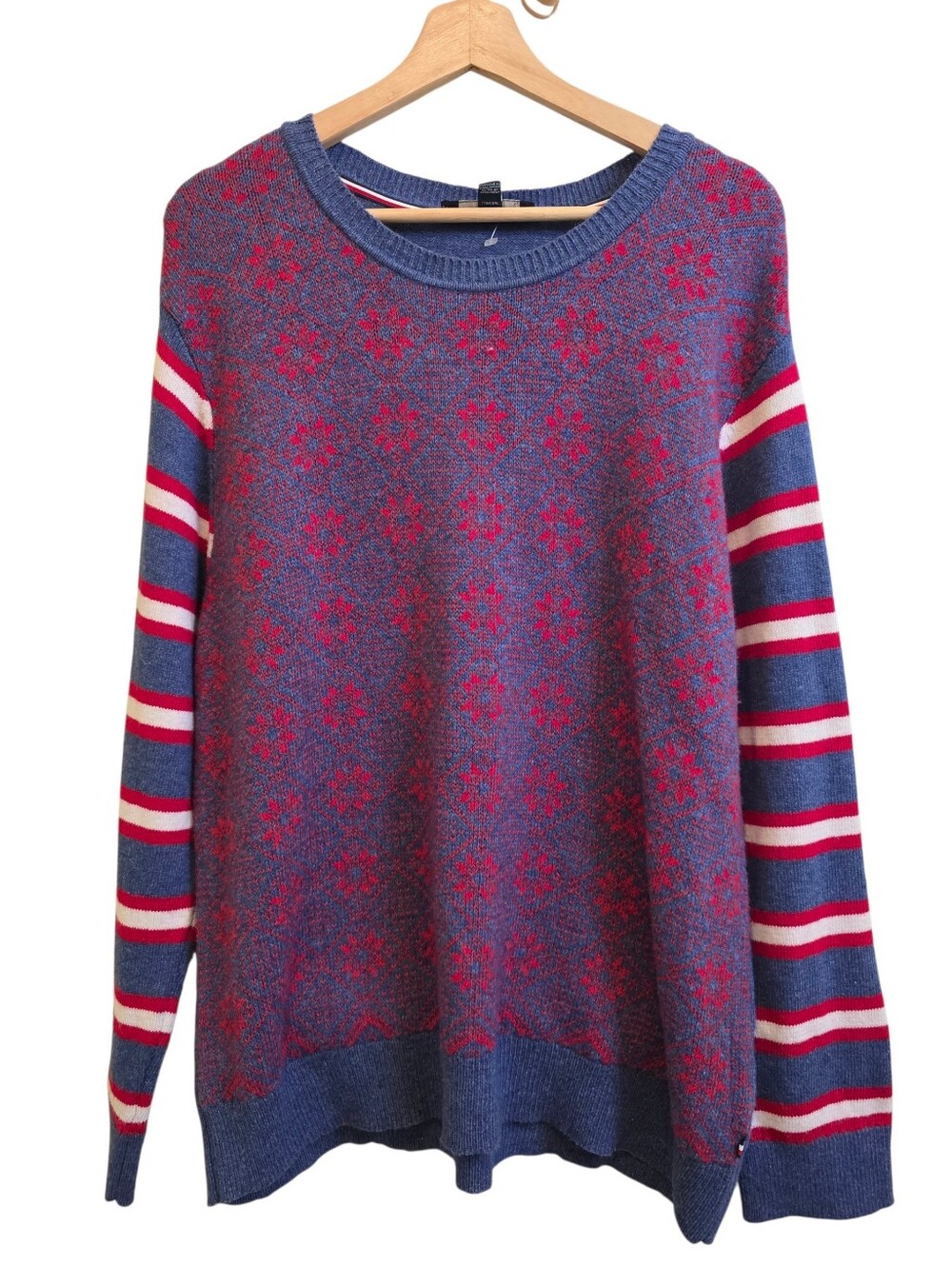 Tommy Hilfiger Red White & Blue Snowflake Sweater Striped Sleeves Size XXL